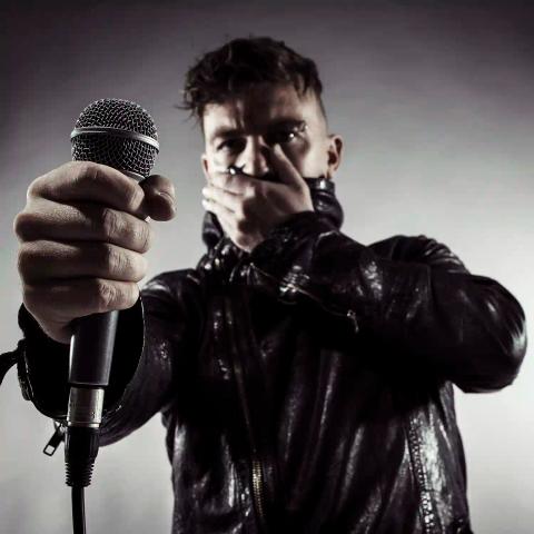 THePETEBOX — Beatboxer, Multi-Instrumentalist and Live Looping Performer